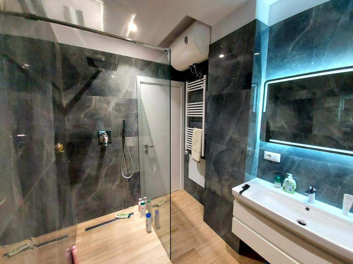 Luxurious Double Bedroom Suite Tirana Kültér fotó